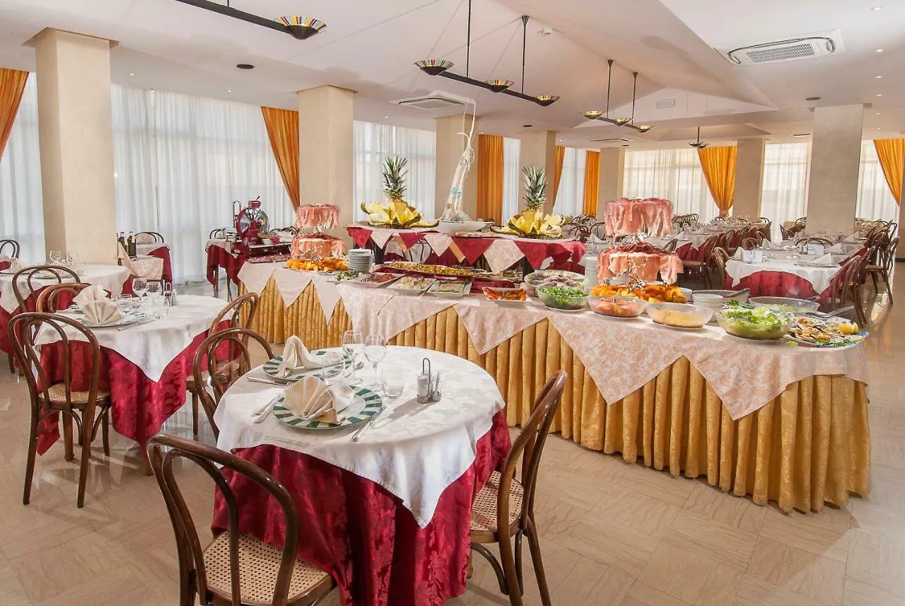 רימיני Hotel Helios