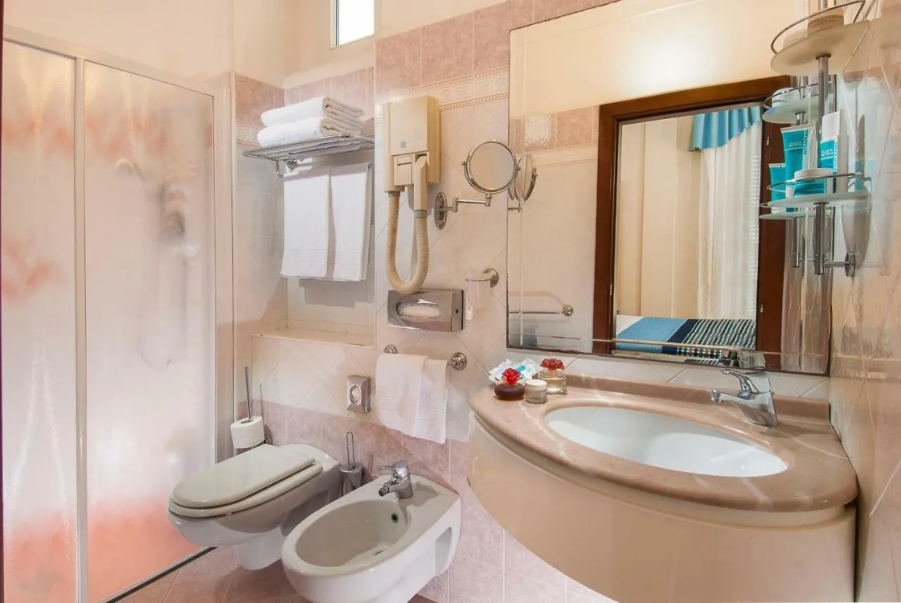 Hotel Helios Rimini 4*,